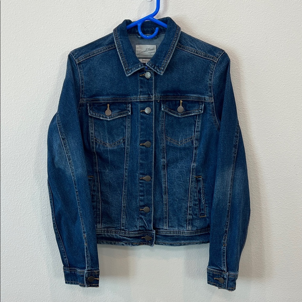 Classic Style Cotton Universal Thread Dark Blue Denim Women’s M Jean Jacket